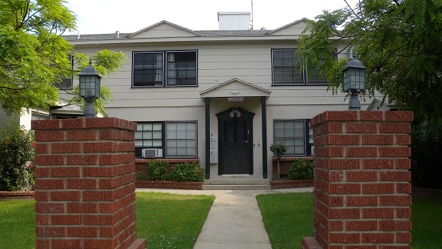14261 Riverside Drive 14261 Riverside Drive