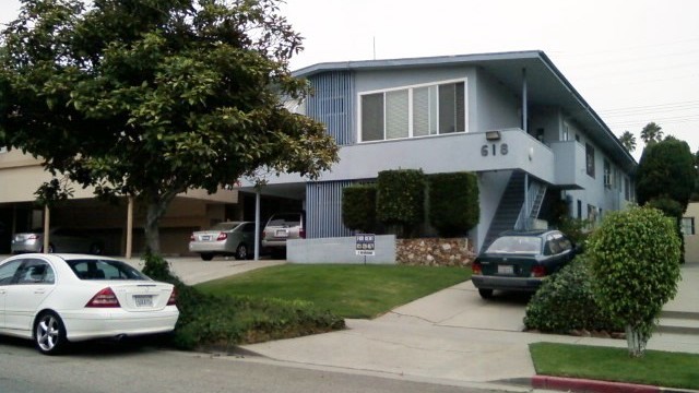 618 N. Hayworth Ave. 618 N. Hayworth Ave.