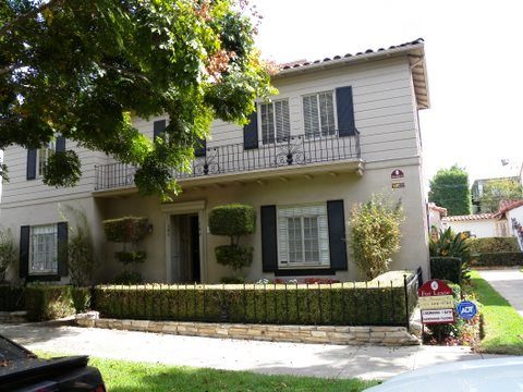 146 S. Camden Drive 146 S. Camden Drive